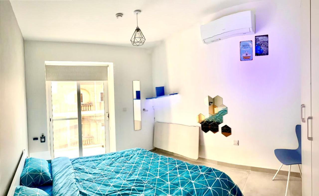 Central- Private En-Suite With Balcony In Shared Residence Pietà 外观 照片