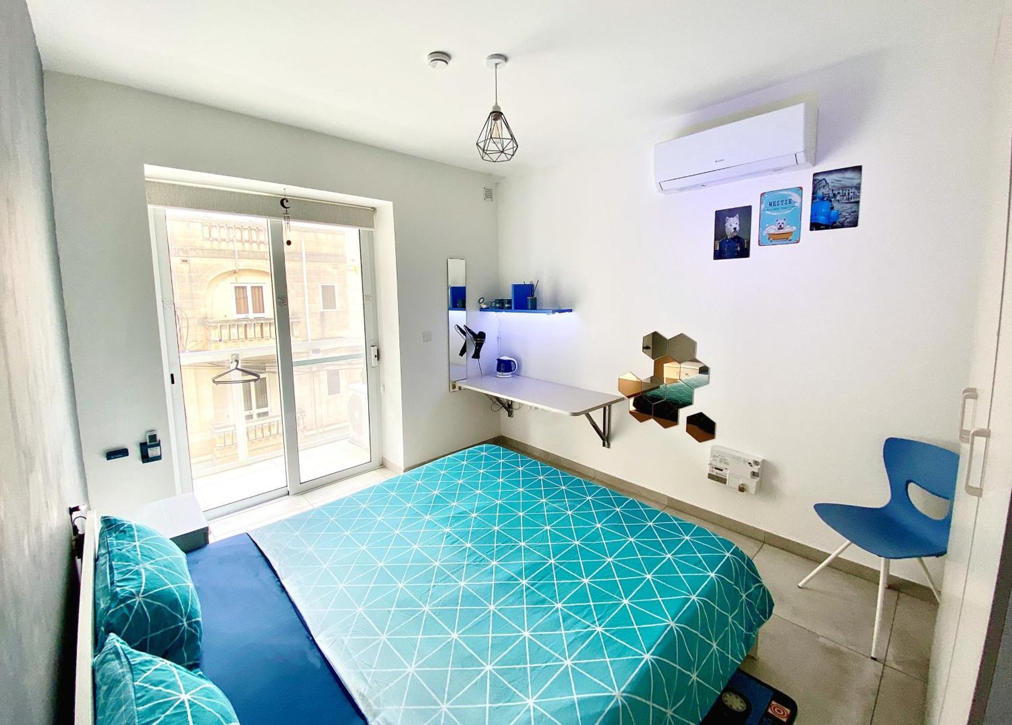 Central- Private En-Suite With Balcony In Shared Residence Pietà 外观 照片